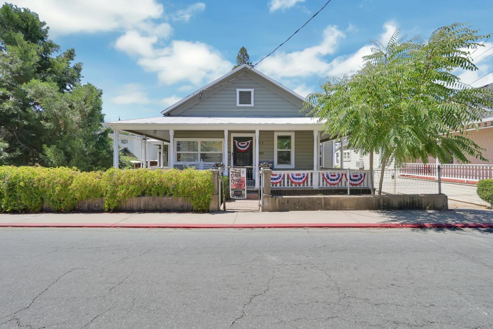 Spacious Downtown Jackson Retreat- Historic Hangout 外观 照片