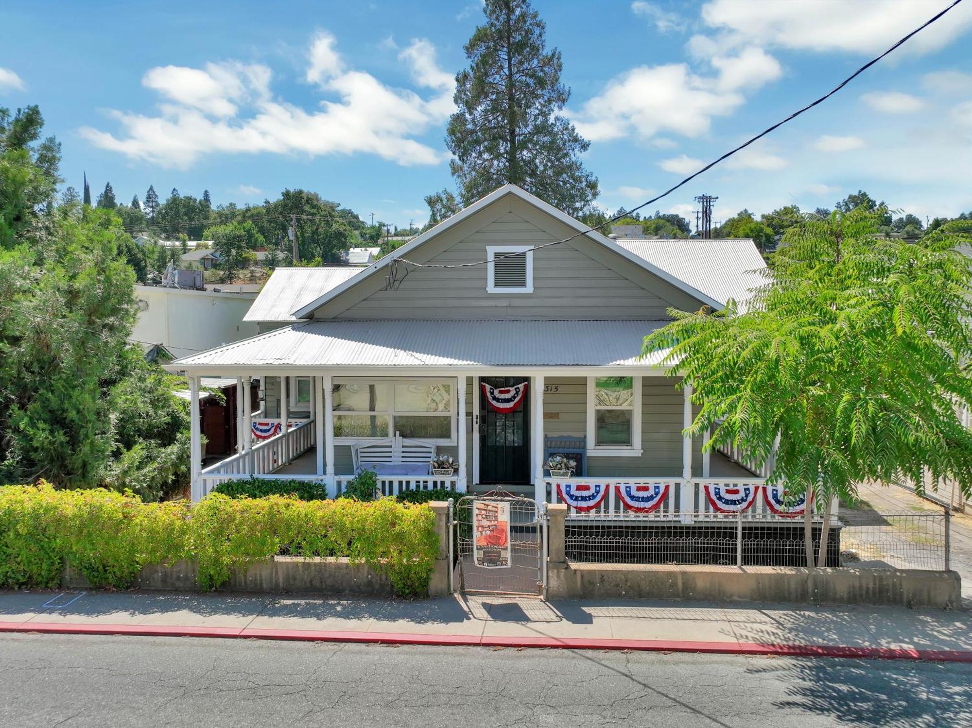 Spacious Downtown Jackson Retreat- Historic Hangout 外观 照片